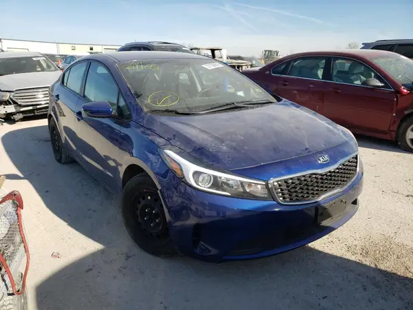 3KPFK4A70JE211165 2018 KIA FORTE - Image 1