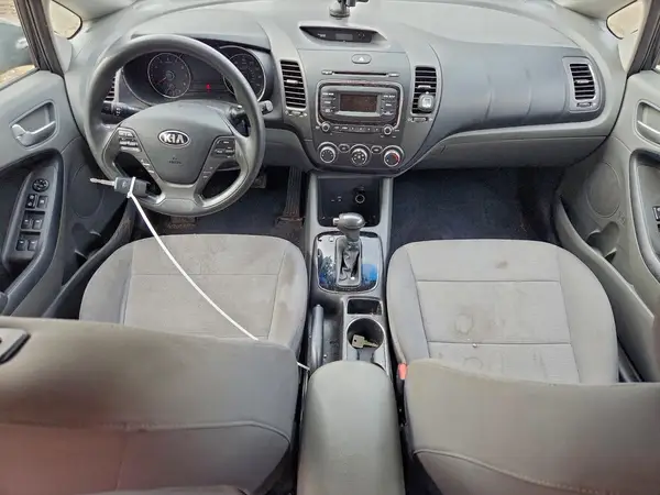 3KPFK4A70JE219007 2018 KIA FORTE - Image 8
