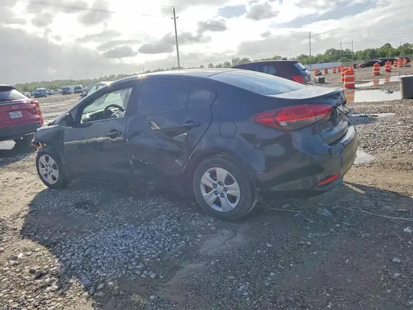 3KPFK4A70JE219038 2018 KIA FORTE - Image 2