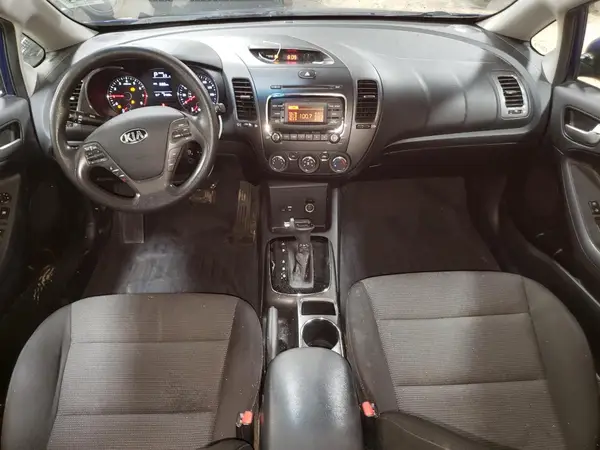 3KPFK4A70JE219671 2018 KIA FORTE - Image 8