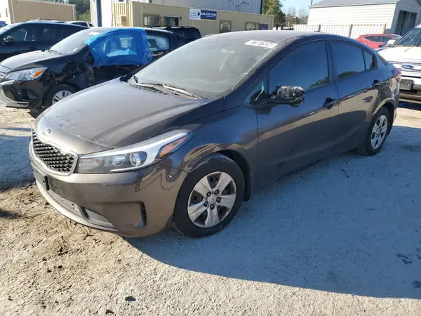 3KPFK4A70JE219783 2018 KIA FORTE - Image 1