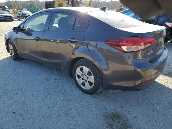3KPFK4A70JE219783 2018 KIA FORTE - Image 2