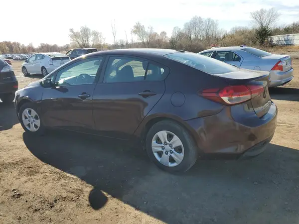 3KPFK4A70JE220691 2018 KIA FORTE - Image 2
