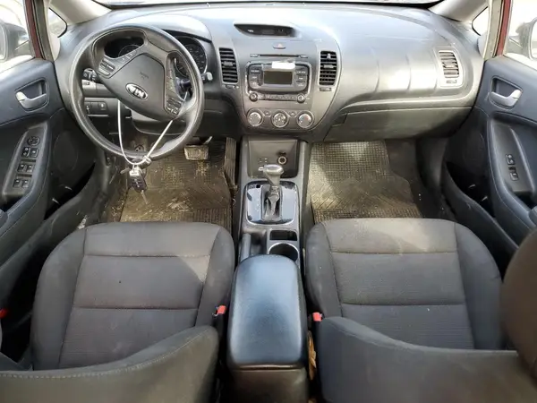 3KPFK4A70JE220691 2018 KIA FORTE - Image 8