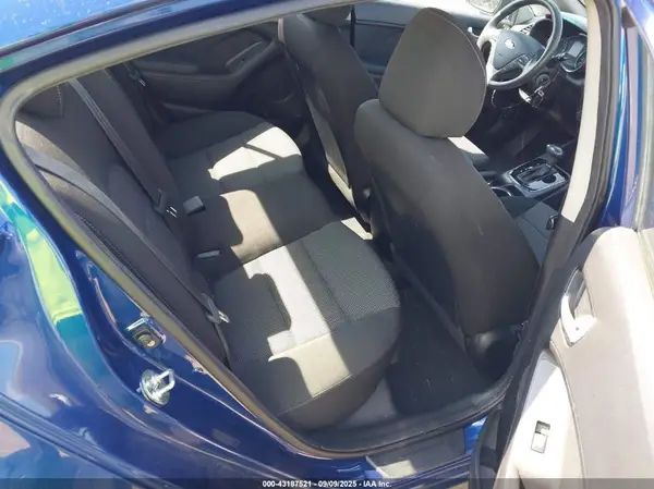 3KPFK4A70JE221811 2018 KIA FORTE - Image 8