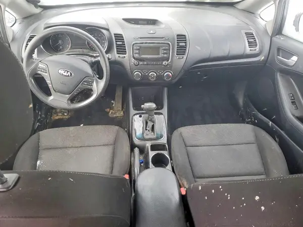 3KPFK4A70JE222876 2018 KIA FORTE - Image 8