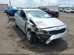 3KPFK4A70JE226085 2018 KIA FORTE