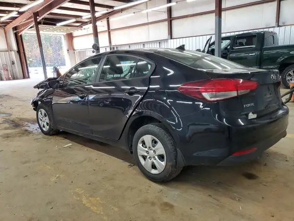 3KPFK4A70JE227009 2018 KIA FORTE - Image 2