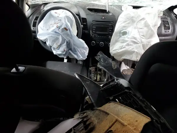 3KPFK4A70JE227009 2018 KIA FORTE - Image 8