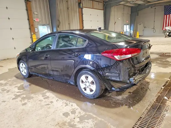 3KPFK4A70JE227012 2018 KIA FORTE - Image 2