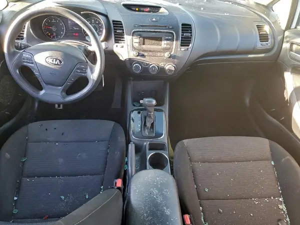 3KPFK4A70JE229133 2018 KIA FORTE - Image 8