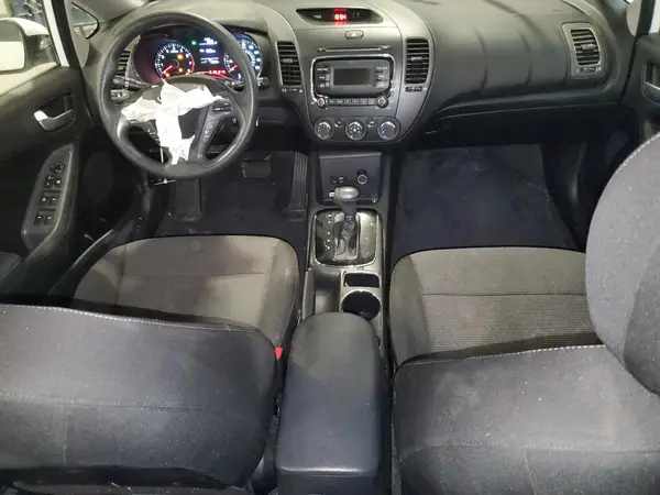 3KPFK4A70JE231111 2018 KIA FORTE - Image 8