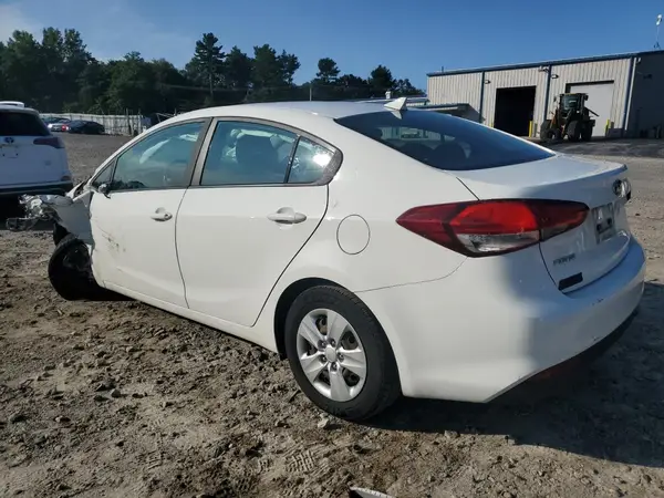3KPFK4A70JE233893 2018 KIA FORTE - Image 2