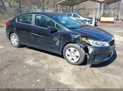 3KPFK4A70JE235109 2018 KIA FORTE