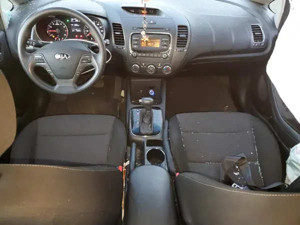 3KPFK4A70JE238558 2018 KIA FORTE - Image 8