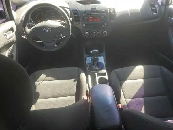 3KPFK4A70JE238785 2018 KIA FORTE - Image 8