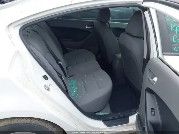 3KPFK4A70JE238883 2018 KIA FORTE - Image 8