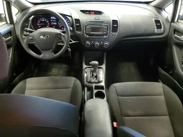 3KPFK4A70JE241590 2018 KIA FORTE - Image 8