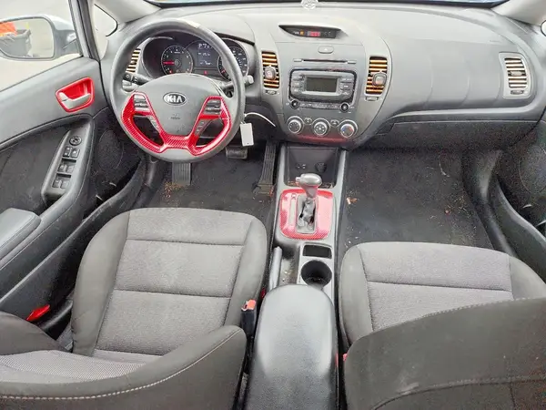 3KPFK4A70JE243596 2018 KIA FORTE - Image 8