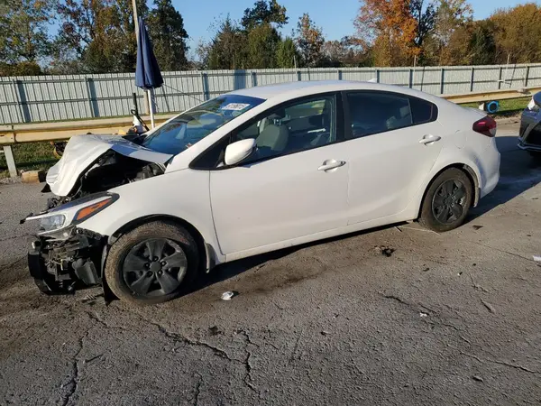 3KPFK4A70JE243758 2018 KIA FORTE - Image 1
