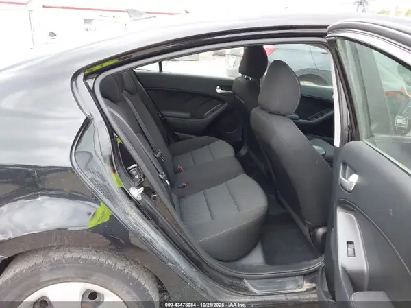 3KPFK4A70JE244473 2018 KIA FORTE - Image 8