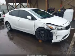 3KPFK4A70JE245753 2018 KIA FORTE