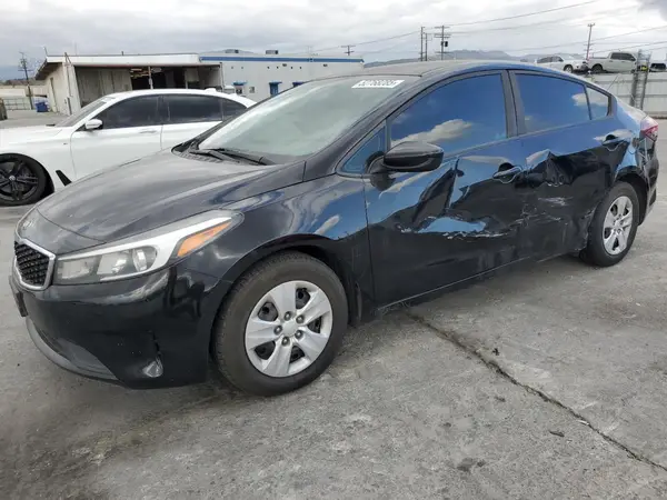 3KPFK4A70JE247700 2018 KIA FORTE - Image 1