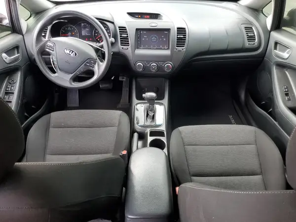3KPFK4A70JE247700 2018 KIA FORTE - Image 8