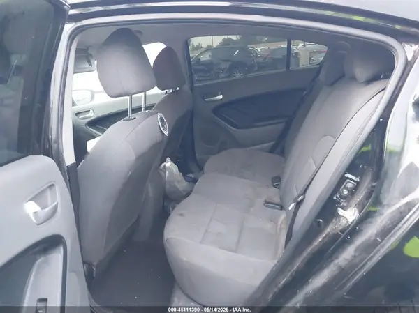 3KPFK4A70JE250046 2018 KIA FORTE - Image 8