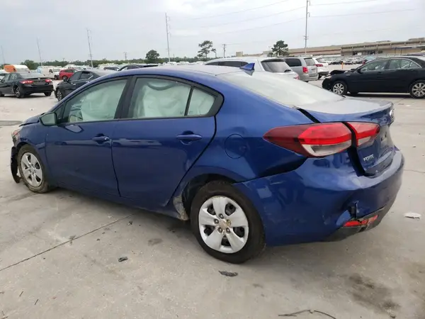 3KPFK4A70JE250869 2018 KIA FORTE - Image 2