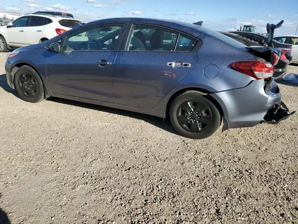 3KPFK4A70JE252881 2018 KIA FORTE - Image 2