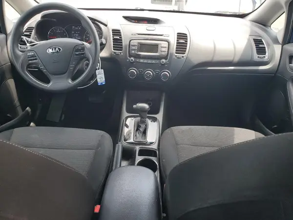 3KPFK4A70JE253674 2018 KIA FORTE - Image 8
