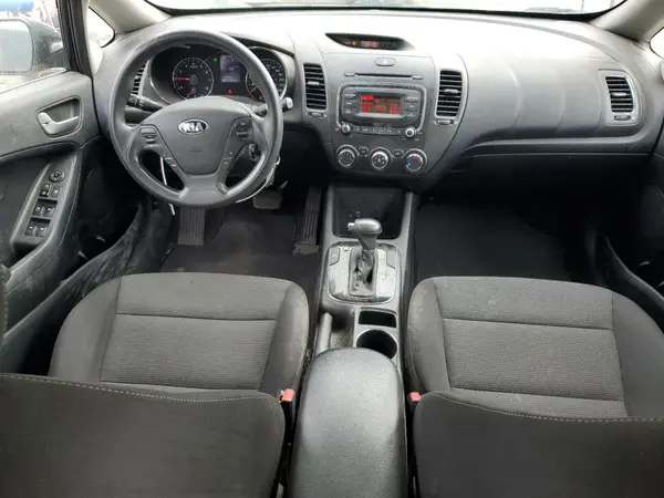 3KPFK4A70JE254372 2018 KIA FORTE - Image 8