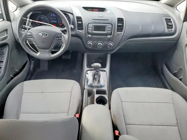 3KPFK4A70JE254422 2018 KIA FORTE - Image 8