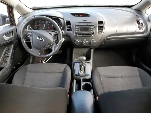 3KPFK4A70JE255134 2018 KIA FORTE - Image 8