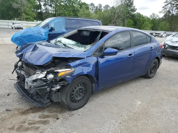 3KPFK4A70JE257076 2018 KIA FORTE - Image 1