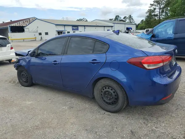 3KPFK4A70JE257076 2018 KIA FORTE - Image 2
