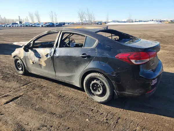 3KPFK4A70JE262374 2018 KIA FORTE - Image 2