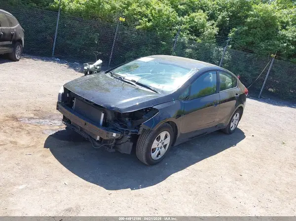 3KPFK4A70JE265968 2018 KIA FORTE - Image 2