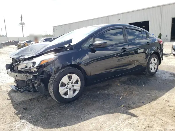3KPFK4A70JE268725 2018 KIA FORTE - Image 1