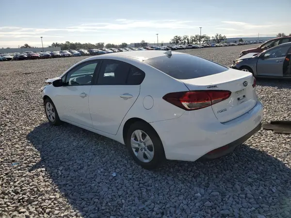 3KPFK4A70JE268840 2018 KIA FORTE - Image 2