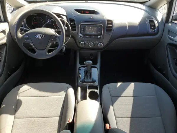 3KPFK4A70JE268840 2018 KIA FORTE - Image 8