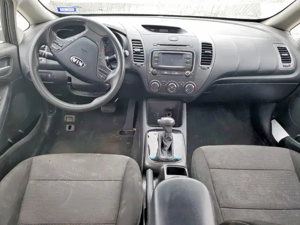 3KPFK4A70JE269289 2018 KIA FORTE - Image 8