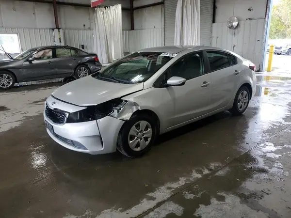 3KPFK4A70JE272547 2018 KIA FORTE - Image 1