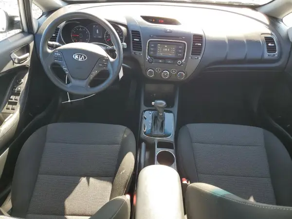 3KPFK4A70JE275433 2018 KIA FORTE - Image 8