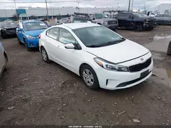 3KPFK4A70JE275903 2018 KIA FORTE