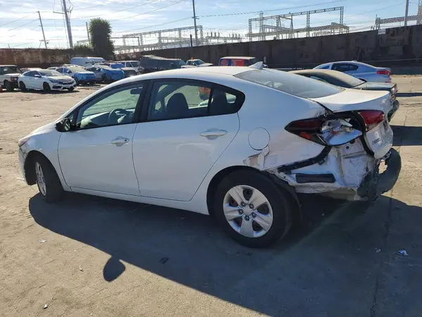 3KPFK4A70JE278428 2018 KIA FORTE - Image 2