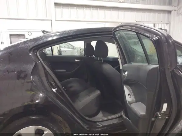 3KPFK4A70JE280079 2018 KIA FORTE - Image 8
