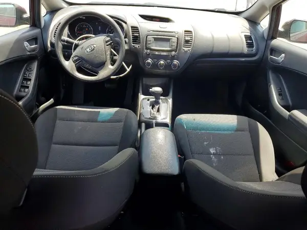 3KPFK4A70JE282124 2018 KIA FORTE - Image 8