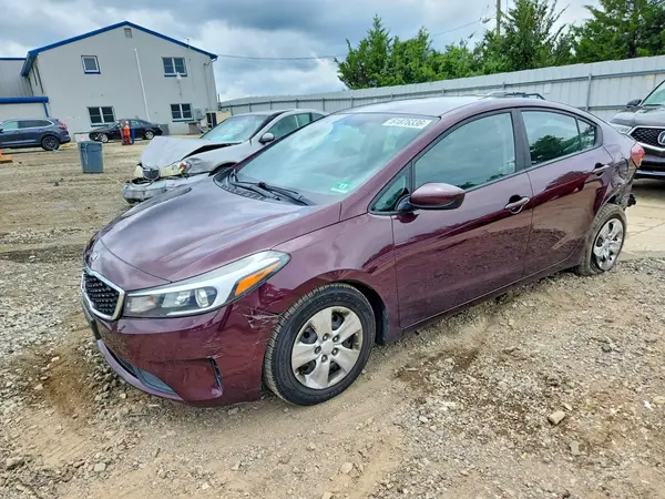3KPFK4A70JE282611 2018 KIA FORTE - Image 1